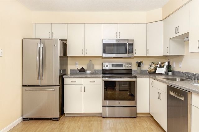 20 Weatherly Drive 4, Salem, MA 01970