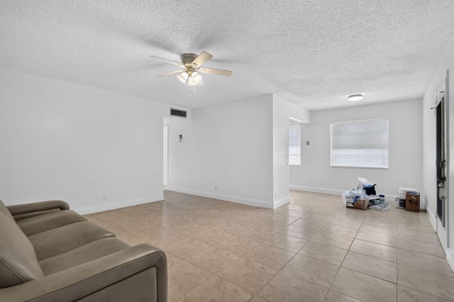 318 Normandy G 318, Delray Beach, FL 33484