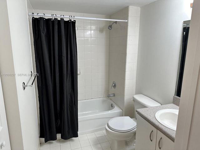 816 NW 11th St 803, Miami, FL 33136