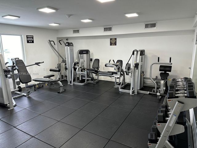 816 NW 11th St 803, Miami, FL 33136