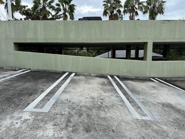 816 NW 11th St 803, Miami, FL 33136