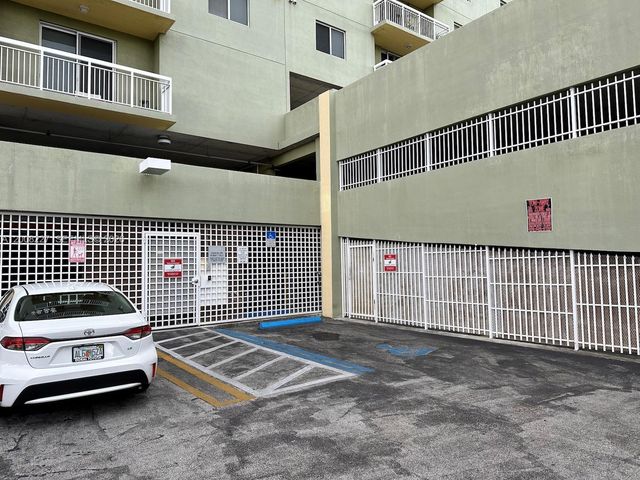 816 NW 11th St 803, Miami, FL 33136