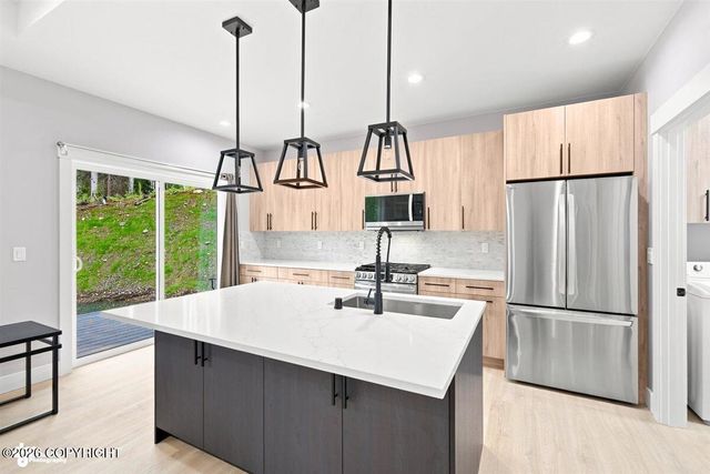 2295 N Skye Circle, Houston, AK 99694