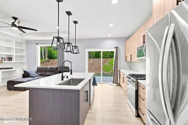 2295 N Skye Circle, Houston, AK 99694