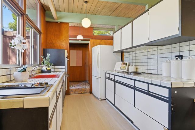 370 Shasta Drive, Palo Alto, CA 94306