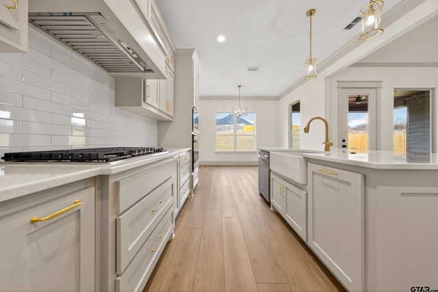 1070 Stagecoach Bend, Bullard, TX 75757