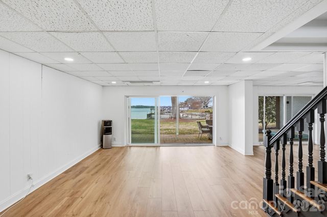 332 Shoreline Loop, Mooresville, NC 28117