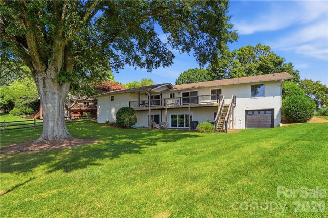 332 Shoreline Loop, Mooresville, NC 28117