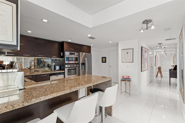 9400 W Bay Harbor Dr 101, Bay Harbor Islands, FL 33154