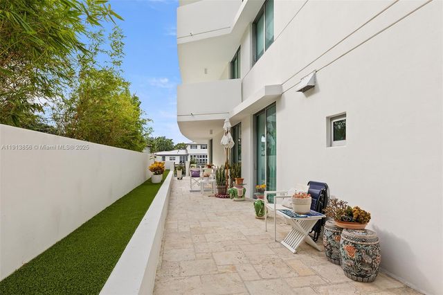 9400 W Bay Harbor Dr 101, Bay Harbor Islands, FL 33154