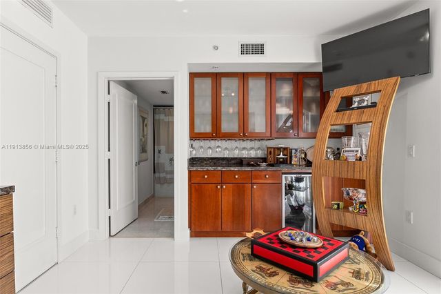 9400 W Bay Harbor Dr 101, Bay Harbor Islands, FL 33154