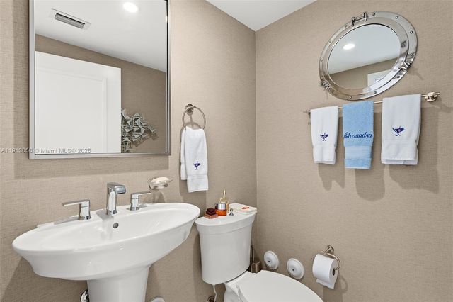 9400 W Bay Harbor Dr 101, Bay Harbor Islands, FL 33154