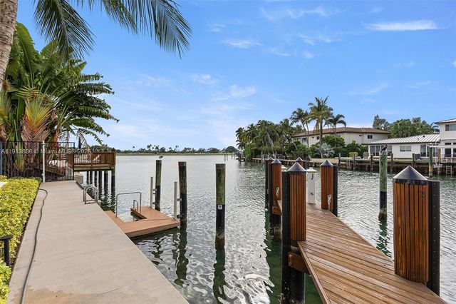 9400 W Bay Harbor Dr 101, Bay Harbor Islands, FL 33154