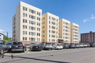 25 W Broadway 503, Long Beach, NY 11561