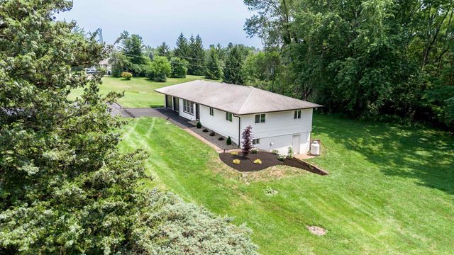 5065 E 1200 N, Roanoke, IN 46783
