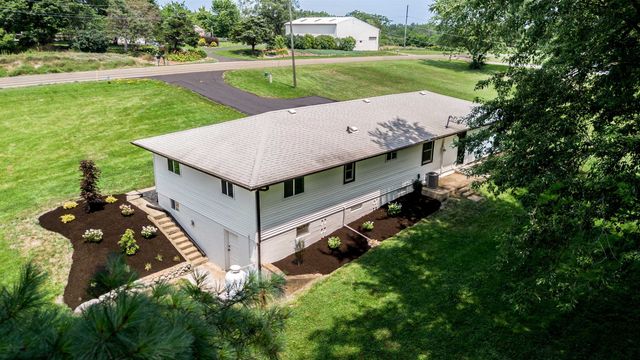 5065 E 1200 N, Roanoke, IN 46783