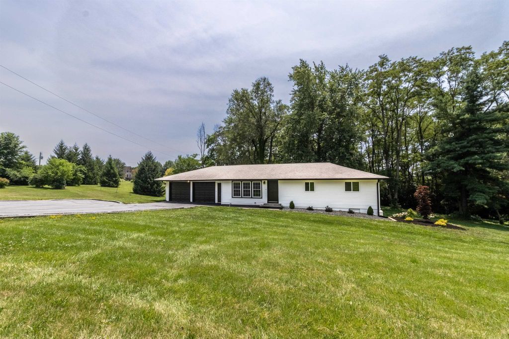 5065 E 1200 N, Roanoke, IN 46783