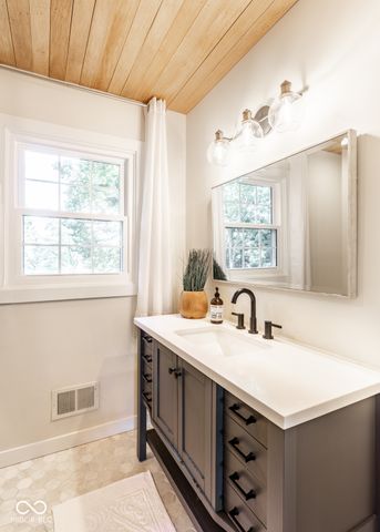 5325 Far Hill Road, Indianapolis, IN 46226