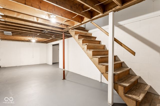 5325 Far Hill Road, Indianapolis, IN 46226