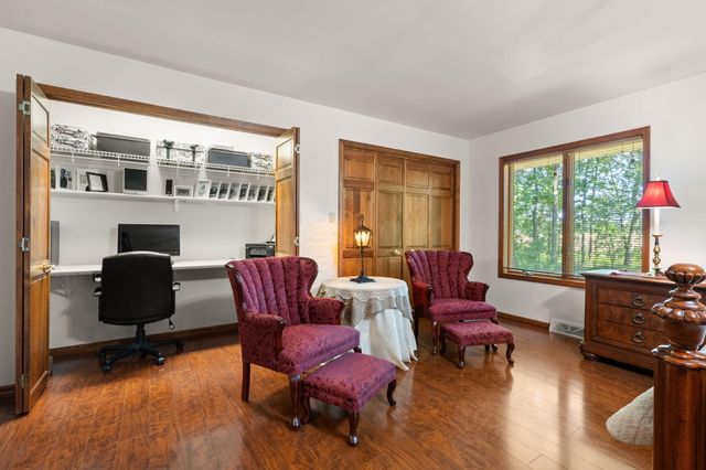 130 Woodland Hickory Court, Valparaiso, IN 46385