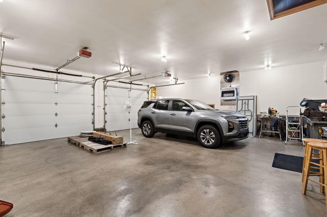 130 Woodland Hickory Court, Valparaiso, IN 46385