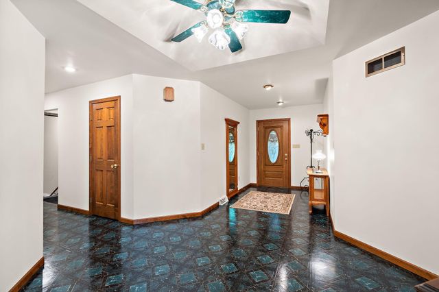 130 Woodland Hickory Court, Valparaiso, IN 46385