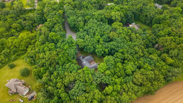 130 Woodland Hickory Court, Valparaiso, IN 46385