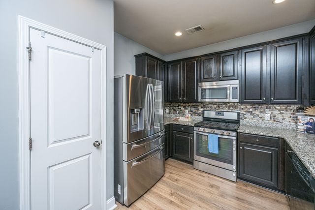 1076 Bennington Drive, Charleston, SC 29492