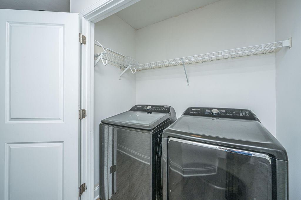 Image 25 of property listing at 1076 Bennington Drive, Charleston, SC 29492