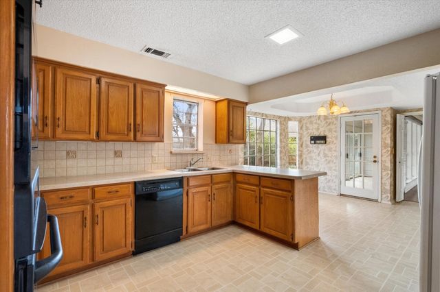 3601 Lake Champlain Drive, Arlington, TX 76016