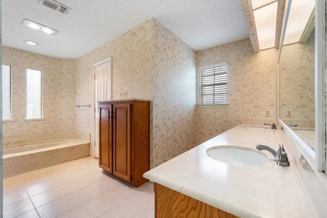 3601 Lake Champlain Drive, Arlington, TX 76016