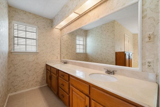 3601 Lake Champlain Drive, Arlington, TX 76016