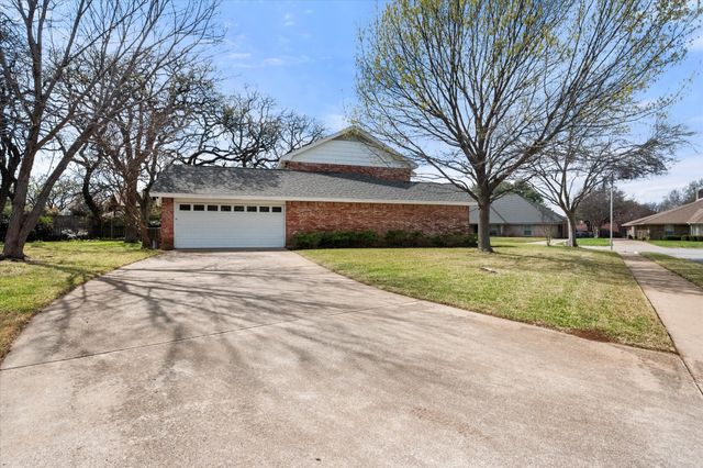 3601 Lake Champlain Drive, Arlington, TX 76016