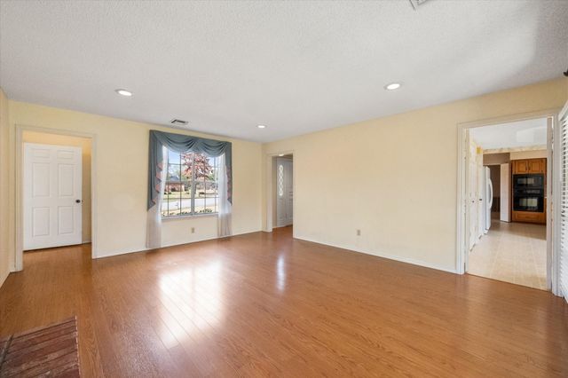 3601 Lake Champlain Drive, Arlington, TX 76016