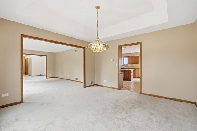 2208 Shetland Road, Inverness, IL 60010
