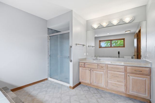 2208 Shetland Road, Inverness, IL 60010