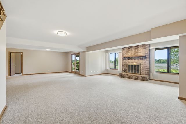 2208 Shetland Road, Inverness, IL 60010