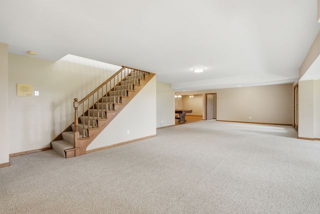 2208 Shetland Road, Inverness, IL 60010