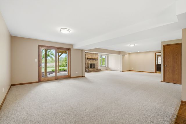 2208 Shetland Road, Inverness, IL 60010