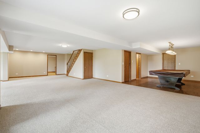 2208 Shetland Road, Inverness, IL 60010