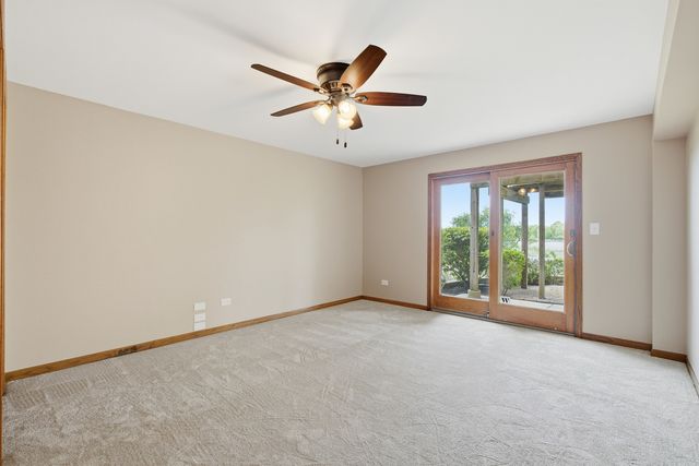 2208 Shetland Road, Inverness, IL 60010