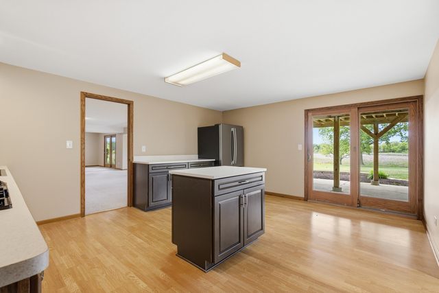 2208 Shetland Road, Inverness, IL 60010