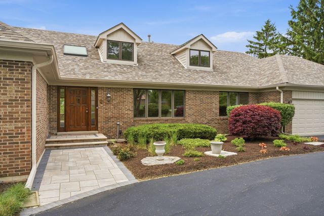 2208 Shetland Road, Inverness, IL 60010