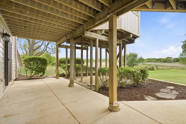 2208 Shetland Road, Inverness, IL 60010
