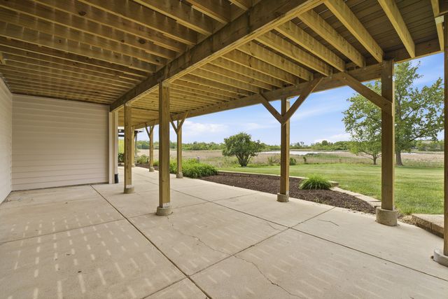 2208 Shetland Road, Inverness, IL 60010