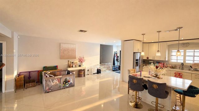 565 NE 179th Dr, North Miami Beach, FL 33162