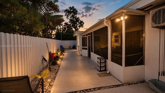 565 NE 179th Dr, North Miami Beach, FL 33162