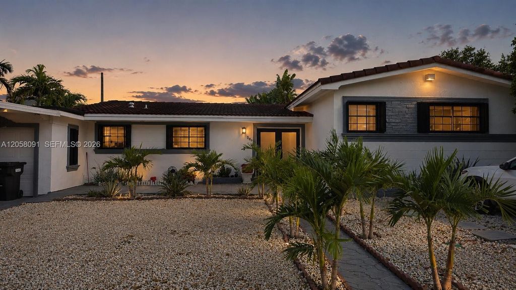 565 NE 179th Dr, North Miami Beach, FL 33162