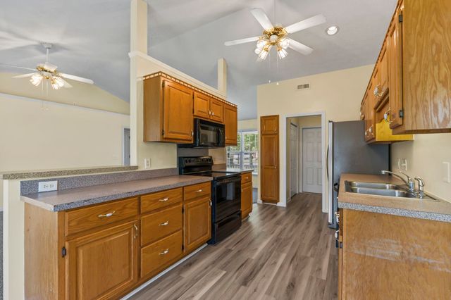 1372 Gailard Dr., Conway, SC 29526