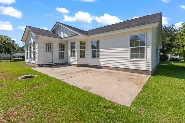 1372 Gailard Dr., Conway, SC 29526